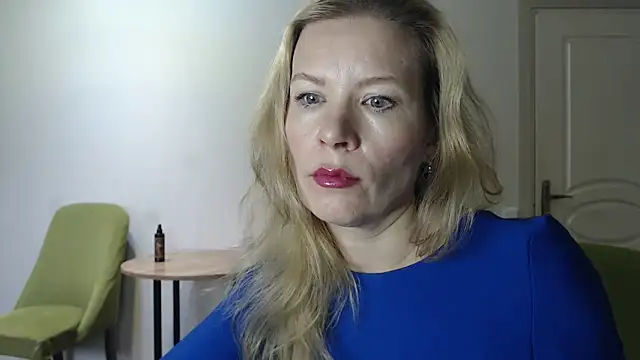 Juli julyyy online show from December 24, 4:55 am