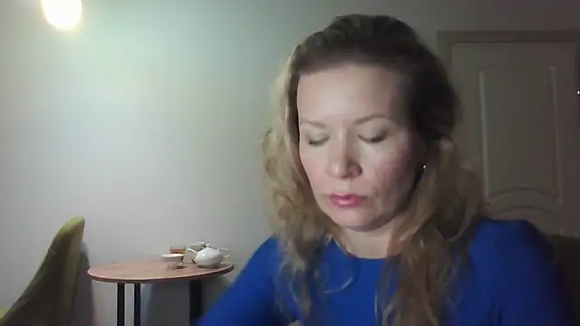 Juli julyyy online show from December 28, 5:02 am