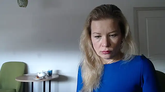 Juli julyyy online show from December 30, 8:21 am