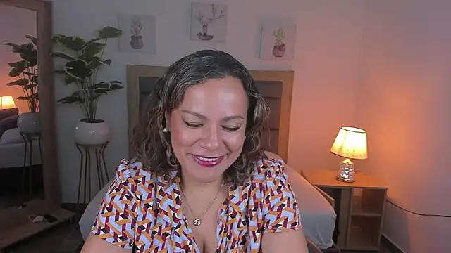 Snapshot of gipsela_gomez chatting on February 24, 7:30 pm gipsela gomez online show from February 24, 7:30 pm