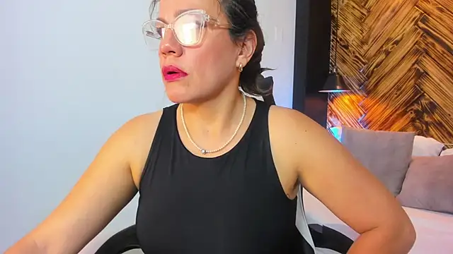 gipsela gomez online show from March 26, 6:02 pm