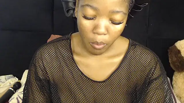 Snapshot of Busty-Londie chatting on December 15, 3:49 pm Busty-Londie online show from December 15, 3:49 pm