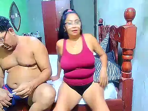 Snapshot of rosi_pamela chatting on December 28, 11:59 pm rosi pamela online show from December 28, 11:59 pm