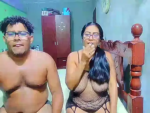 Snapshot of rosi_pamela chatting on March 9, 1:56 am rosi pamela online show from March 9, 1:56 am