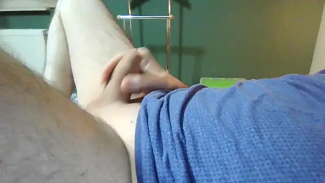 brtbrlss online show from December 16, 5:01 am