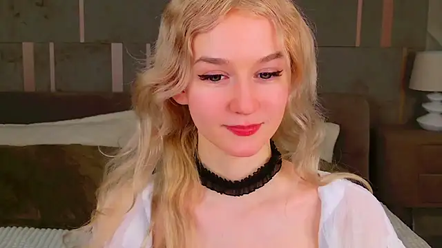 NaomiLoys online show from February 11, 6:19 am