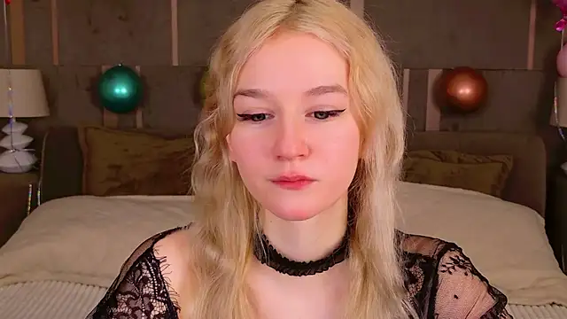 NaomiLoys online show from February 15, 12:04 am