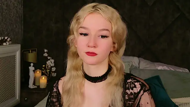 NaomiLoys online show from February 24, 3:23 am