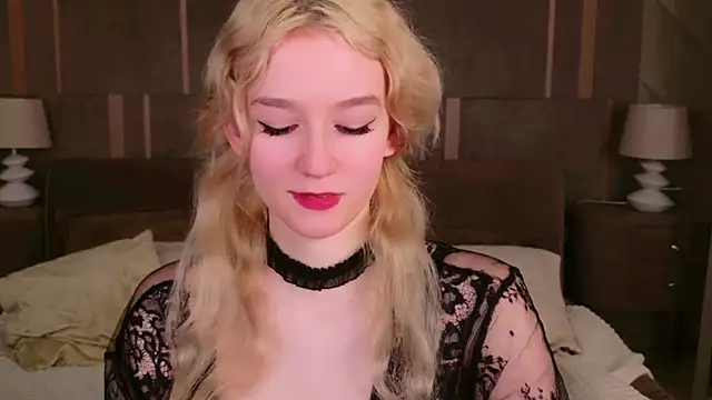 NaomiLoys online show from February 24, 8:03 pm