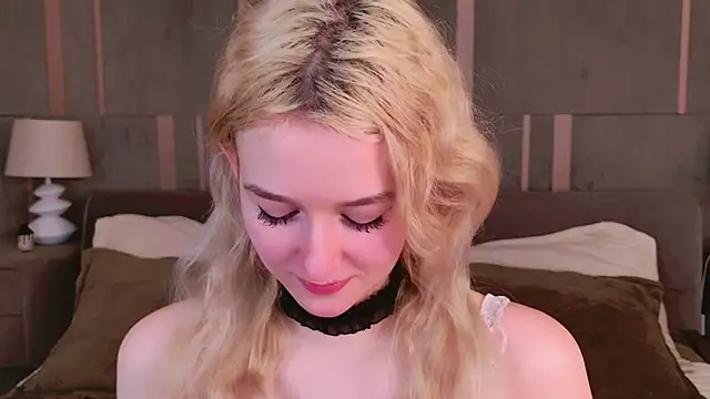 NaomiLoys online show from March 6, 11:53 pm