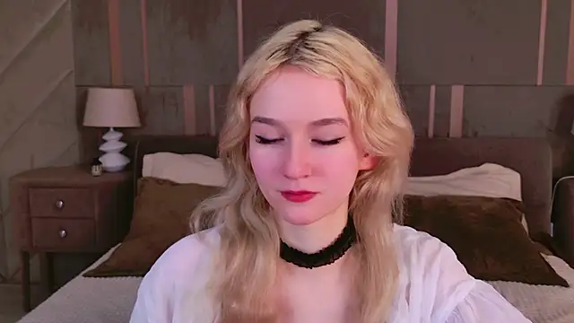 NaomiLoys online show from March 7, 2:57 am