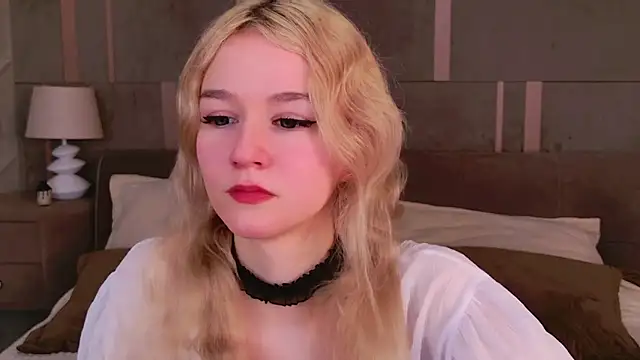 NaomiLoys online show from March 7, 11:49 pm