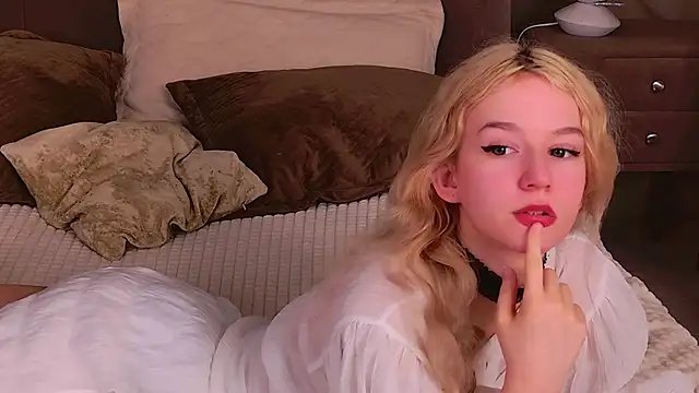 NaomiLoys online show from March 9, 3:43 am