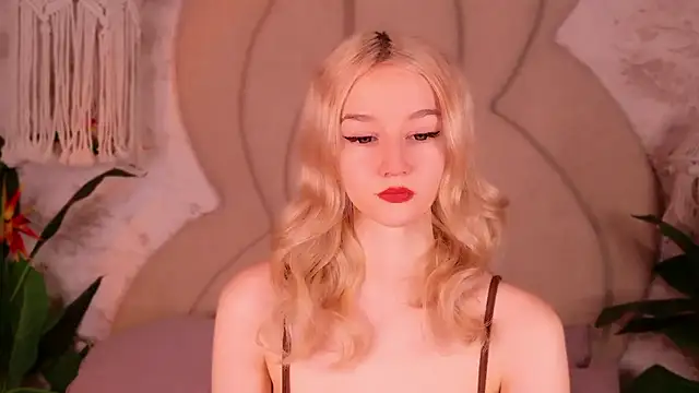 NaomiLoys online show from January 16, 11:03 am