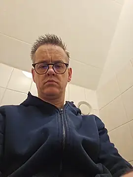 Hectorthyssen1 online show from March 15, 1:06 pm