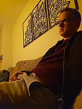 Hectorthyssen1 online show from April 12, 9:53 pm