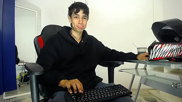 Zacktk7 online show from December 19, 11:03 pm