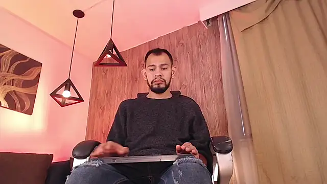 Snapshot of Bedobigcock chatting on January 28, 5:03 pm Bedobigcock online show from January 28, 5:03 pm