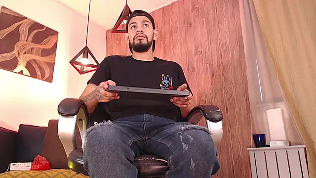 Snapshot of Bedobigcock chatting on January 29, 5:13 pm Bedobigcock online show from January 29, 5:13 pm