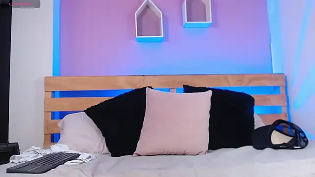 Snapshot of Bedobigcock chatting on February 7, 9:58 pm Bedobigcock online show from February 7, 9:58 pm