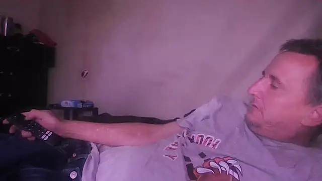 Snapshot of George48 chatting on November 23, 6:02 am George48 online show from November 23, 6:02 am