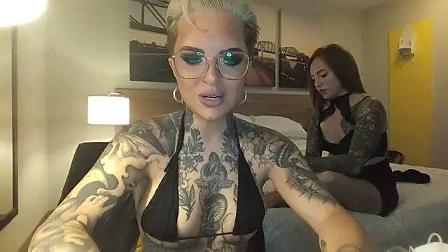 Snapshot of Alexandersonxo chatting on September 19, 1:56 pm Alexandersonxo online show from September 19, 1:56 pm