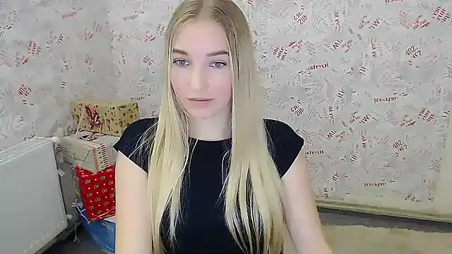 Snapshot of Queen_ofLove chatting on February 7, 11:56 am Queen ofLove online show from February 7, 11:56 am