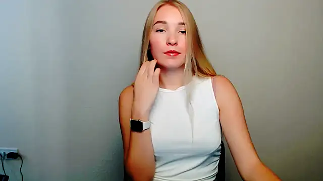 Snapshot of Queen_ofLove chatting on October 10, 1:21 pm Queen ofLove online show from October 10, 1:21 pm