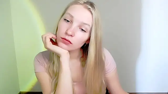 Queen ofLove online show from April 16, 8:04 am