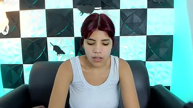 Snapshot of AfroditaMoore chatting on October 28, 3:32 am AfroditaMoore online show from October 28, 3:32 am