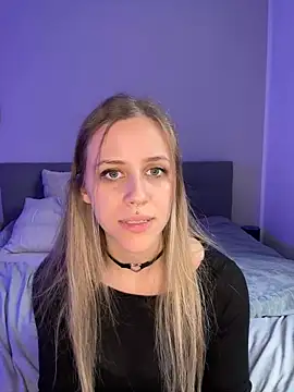 Snapshot of lunawolf21 chatting on December 4, 8:23 am lunawolf21 online show from December 4, 8:23 am