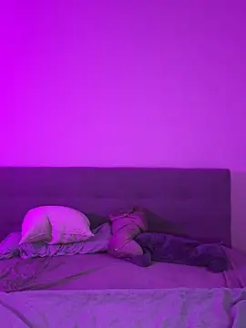 Snapshot of lunawolf21 chatting on December 27, 7:18 am lunawolf21 online show from December 27, 7:18 am