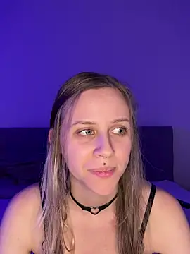 Snapshot of lunawolf21 chatting on December 28, 8:36 pm lunawolf21 online show from December 28, 8:36 pm