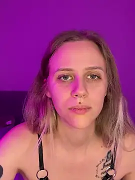 Snapshot of lunawolf21 chatting on January 9, 7:31 am lunawolf21 online show from January 9, 7:31 am