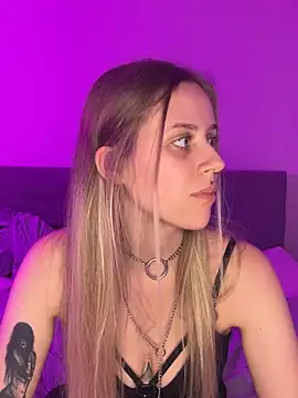 Snapshot of lunawolf21 chatting on January 9, 7:50 pm lunawolf21 online show from January 9, 7:50 pm