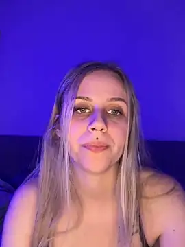 Snapshot of lunawolf21 chatting on February 1, 5:47 pm lunawolf21 online show from February 1, 5:47 pm