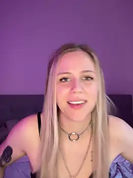 Snapshot of lunawolf21 chatting on February 23, 7:11 am lunawolf21 online show from February 23, 7:11 am