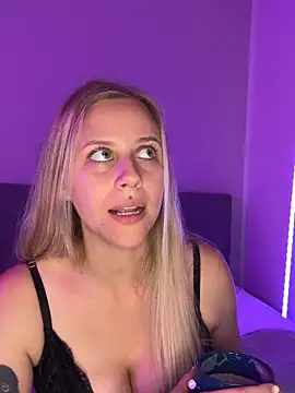 Snapshot of lunawolf21 chatting on September 22, 6:26 am lunawolf21 online show from September 22, 6:26 am