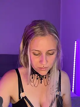 Snapshot of lunawolf21 chatting on September 27, 8:52 am lunawolf21 online show from September 27, 8:52 am