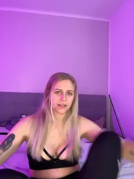 Snapshot of lunawolf21 chatting on November 13, 7:40 am lunawolf21 online show from November 13, 7:40 am