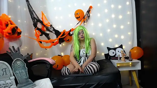 Snapshot of Niuk_mei chatting on October 28, 7:27 pm Niuk mei online show from October 28, 7:27 pm