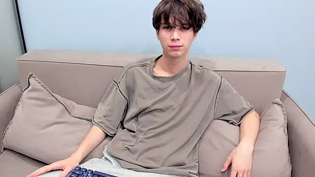 Im Shine Guy online show from December 5, 6:11 am