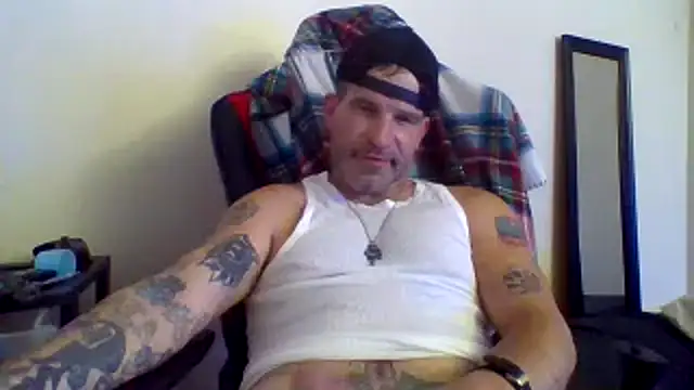 Snapshot of johnnyrockit chatting on October 25, 11:54 pm johnnyrockit online show from October 25, 11:54 pm