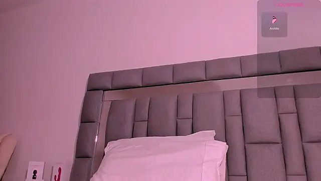 Snapshot of vivianne_scott chatting on September 10, 12:05 pm vivianne scott online show from September 10, 12:05 pm