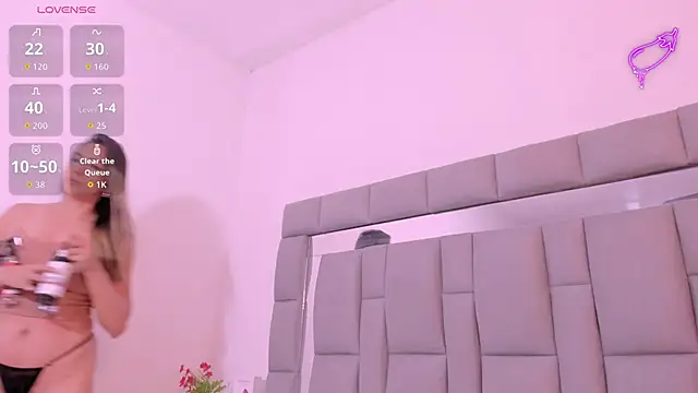 Snapshot of vivianne_scott chatting on September 24, 12:08 pm vivianne scott online show from September 24, 12:08 pm