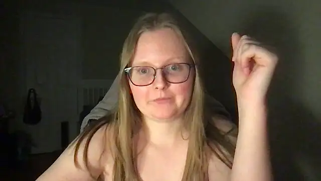 lexie lilacs online show from February 14, 3:22 am