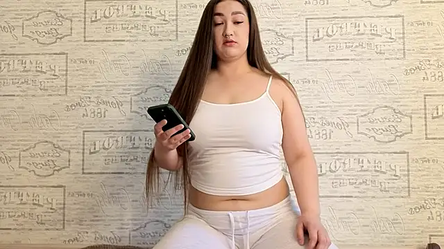 Snapshot of Aria_Blisss chatting on April 29, 2:04 am Aria Blisss online show from April 29, 2:04 am