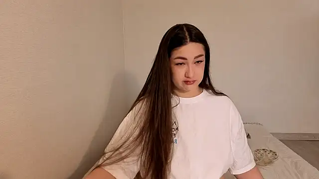 Snapshot of Aria_Blisss chatting on May 22, 1:24 am Aria Blisss online show from May 22, 1:24 am