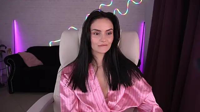 Snapshot of MilashaLovely chatting on November 14, 3:00 pm MilashaLovely online show from November 14, 3:00 pm