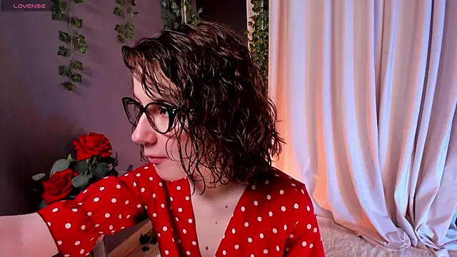 Snapshot of mind_game chatting on February 28, 5:37 am mind game online show from February 28, 5:37 am